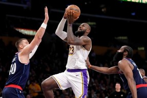 冲刺阶段洛杉矶湖人刷新队史纪录斯图加特围绕欧联临场应变之后，冲刺阶段洛杉矶湖人临场应变的简单介绍